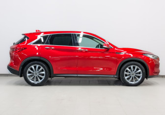 Подержанный автомобиль Infiniti QX50 2021 года (4 фото)