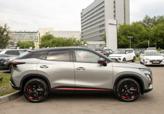 Подержанный автомобиль Omoda C5 2023 года (3 фото)