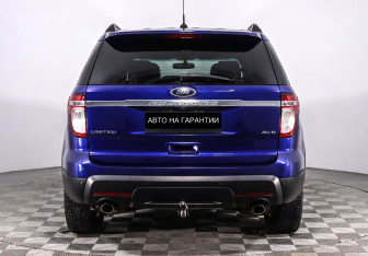 Подержанный автомобиль Ford Explorer 2015 года (4 фото)
