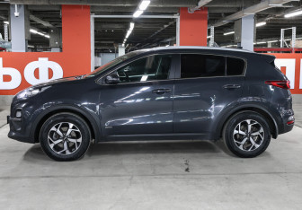 Подержанный автомобиль Kia Sportage 2021 года (8 фото)