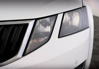 Подержанный автомобиль Skoda Octavia Liftback 2019 года (17 фото)