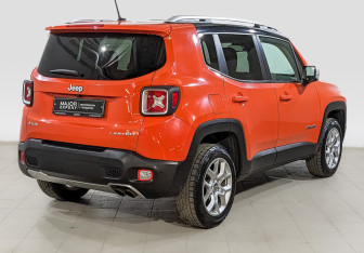 Подержанный автомобиль Jeep Renegade 2016 года (5 фото)