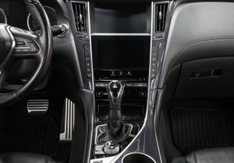 Подержанный автомобиль Infiniti Q60 Coupe 2017 года (15 фото)