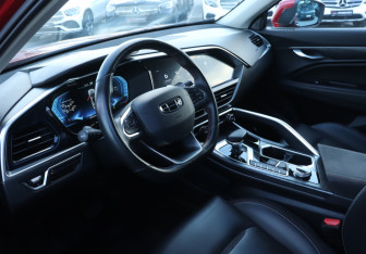 Подержанный автомобиль Geely Tugella 2022 года (13 фото)