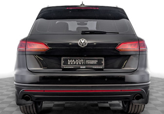 Подержанный автомобиль Volkswagen Touareg 2020 года (6 фото)
