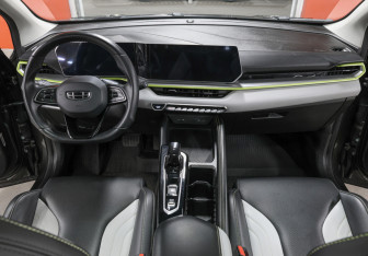 Подержанный автомобиль Geely Coolray 2023 года (14 фото)