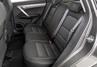 Подержанный автомобиль Geely Coolray 2023 года (18 фото)