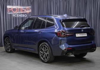 Подержанный автомобиль BMW X3 2022 года (7 фото)