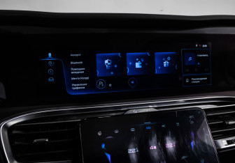 Подержанный автомобиль Hongqi E-HS9 2021 года (31 фото)