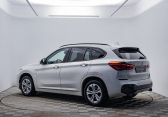 Подержанный автомобиль BMW X1 2018 года (7 фото)