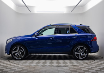 Подержанный автомобиль Mercedes-Benz GLE 2017 года (8 фото)