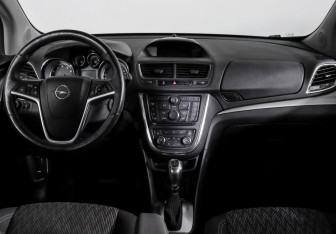 Подержанный автомобиль Opel Mokka 2015 года (12 фото)