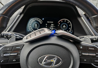 Подержанный автомобиль Hyundai Sonata 2019 года (17 фото)