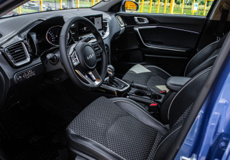 Подержанный автомобиль Kia Ceed Wagon 2021 года (14 фото)