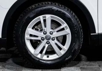 Подержанный автомобиль Audi Q3 2020 года (15 фото)