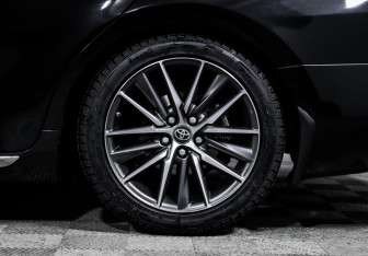 Подержанный автомобиль Toyota Camry Sedan 2023 года (15 фото)