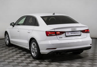Подержанный автомобиль Audi A3 Sedan 2019 года (7 фото)