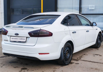 Подержанный автомобиль Ford Mondeo Sedan 2012 года (5 фото)