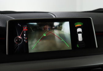 Подержанный автомобиль BMW X5 2014 года (21 фото)