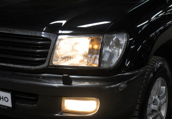 Подержанный автомобиль Toyota Land Cruiser Suv 2002 года (22 фото)
