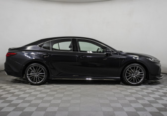 Подержанный автомобиль Toyota Camry Sedan 2024 года (4 фото)