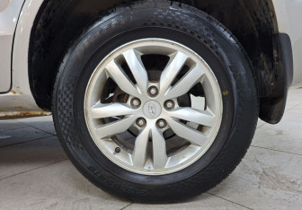 Подержанный автомобиль Hyundai Tucson 2008 года (9 фото)