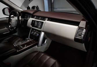 Подержанный автомобиль Land Rover Range Rover 2016 года (26 фото)