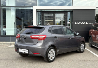 Подержанный автомобиль Kia Rio Hatchback 2012 года (5 фото)