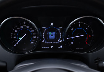 Подержанный автомобиль Jaguar F-Pace 2016 года (12 фото)