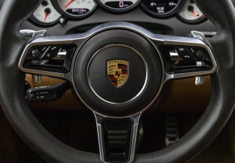 Подержанный автомобиль Porsche Cayenne 2015 года (14 фото)