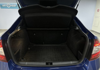 Подержанный автомобиль Skoda Rapid Liftback 2018 года (13 фото)