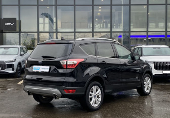 Подержанный автомобиль Ford Kuga 2019 года (5 фото)