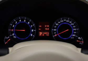 Подержанный автомобиль Infiniti FX 2010 года (13 фото)