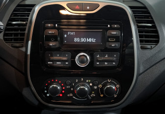 Подержанный автомобиль Renault Kaptur 2017 года (17 фото)