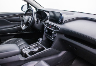 Подержанный автомобиль Hyundai Santa Fe 2020 года (10 фото)
