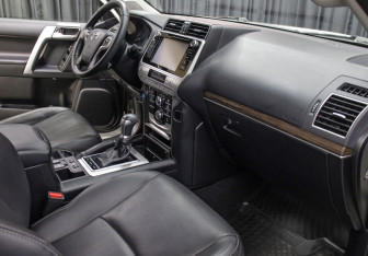 Подержанный автомобиль Toyota Land Cruiser Prado 2018 года (11 фото)