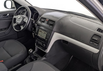 Подержанный автомобиль Skoda Yeti 2012 года (13 фото)