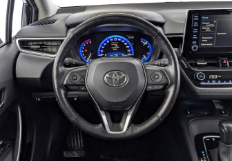 Подержанный автомобиль Toyota Corolla Sedan 2020 года (21 фото)
