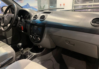 Подержанный автомобиль Chevrolet Lacetti Hatchback 2009 года (10 фото)