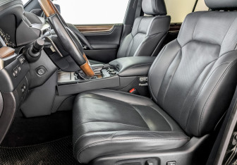 Подержанный автомобиль Lexus LX 2020 года (21 фото)
