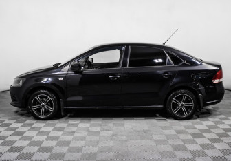 Подержанный автомобиль Volkswagen Polo Sedan 2012 года (8 фото)