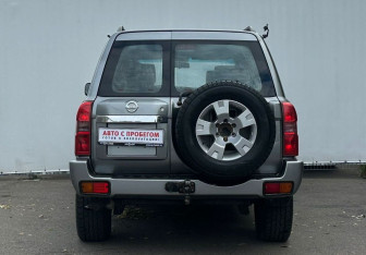 Подержанный автомобиль Nissan Patrol 2008 года (6 фото)