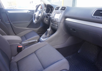 Подержанный автомобиль Volkswagen Golf Hatchback 2011 года (11 фото)
