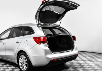 Подержанный автомобиль Kia Ceed Wagon 2017 года (12 фото)