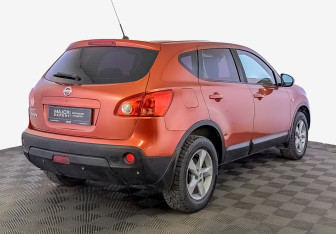 Подержанный автомобиль Nissan Qashqai 2008 года (5 фото)