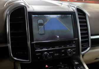 Подержанный автомобиль Porsche Cayenne 2013 года (21 фото)