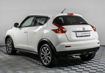 Подержанный автомобиль Nissan Juke 2013 года (7 фото)