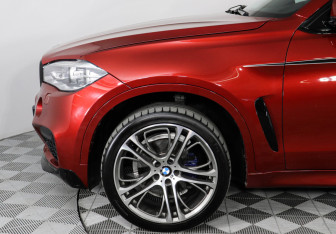 Подержанный автомобиль BMW X6 2016 года (8 фото)