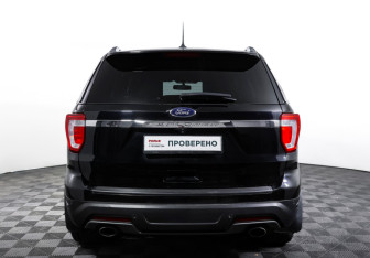 Подержанный автомобиль Ford Explorer 2019 года (6 фото)
