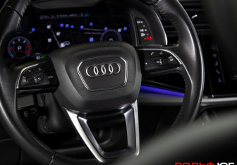 Подержанный автомобиль Audi Q8 2019 года (12 фото)